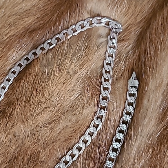 *2/$20 closet clearout* NWOT - silvertone chain - Picture 3 of 3